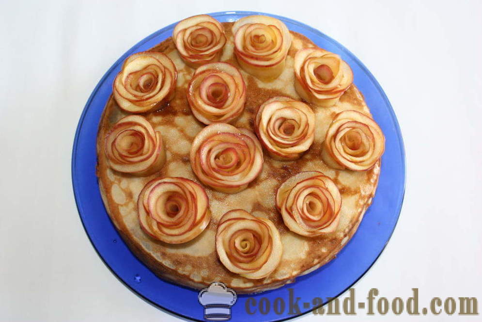 Палачинка торта с крем сирене и ябълкови рози - как да се направи една палачинка торта с извара, стъпка по стъпка рецепти снимки