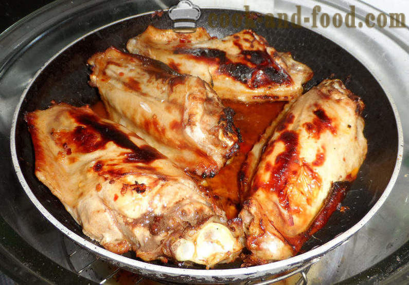 Печени пуешки крилца - как да се готвя пуйка крила са вкусни, с една стъпка по стъпка рецепти снимки