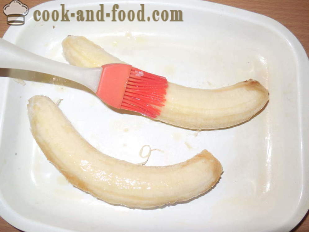 Бананите, печени в пещ с ядки и захар - като печени банани във фурната за десерт, стъпка по стъпка рецепти снимки