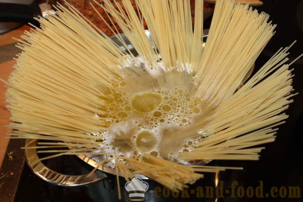 Спагети със сос болонезе - как да се готви спагети болонезе, стъпка по стъпка рецепти снимки