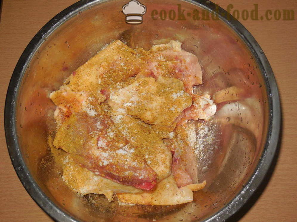 Задушени пилешки в пота във фурната в собствен сок - как да се пекат пиле в гърне със зеленчуци, стъпка по стъпка рецепти снимки