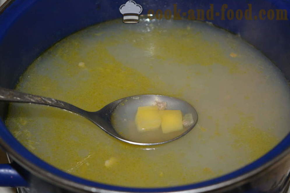 Месо супа с месо и кнедли, направен от брашно и яйца - как да се готви супа с кайма с кнедли, стъпка по стъпка рецепти снимки