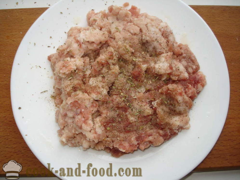 Пълнени зеле с месо и ориз в доматен сос - как да се готвя сармички с кайма в тиган, с една стъпка по стъпка рецепти снимки