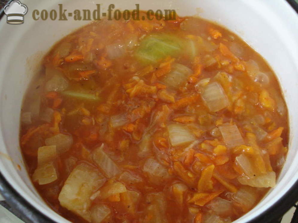 Пълнени зеле с месо и ориз в доматен сос - как да се готвя сармички с кайма в тиган, с една стъпка по стъпка рецепти снимки