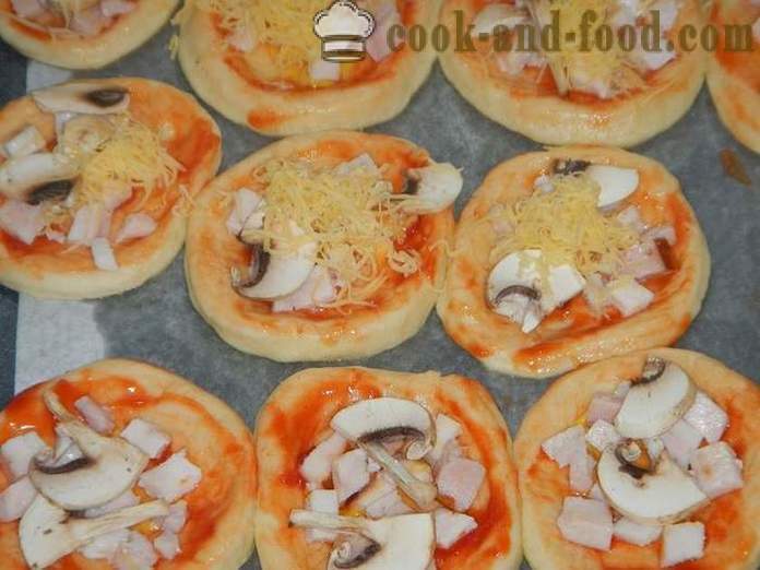 Мини пици с тестото във фурната - как да се направи мини-пица у дома, стъпка по стъпка рецепти снимки