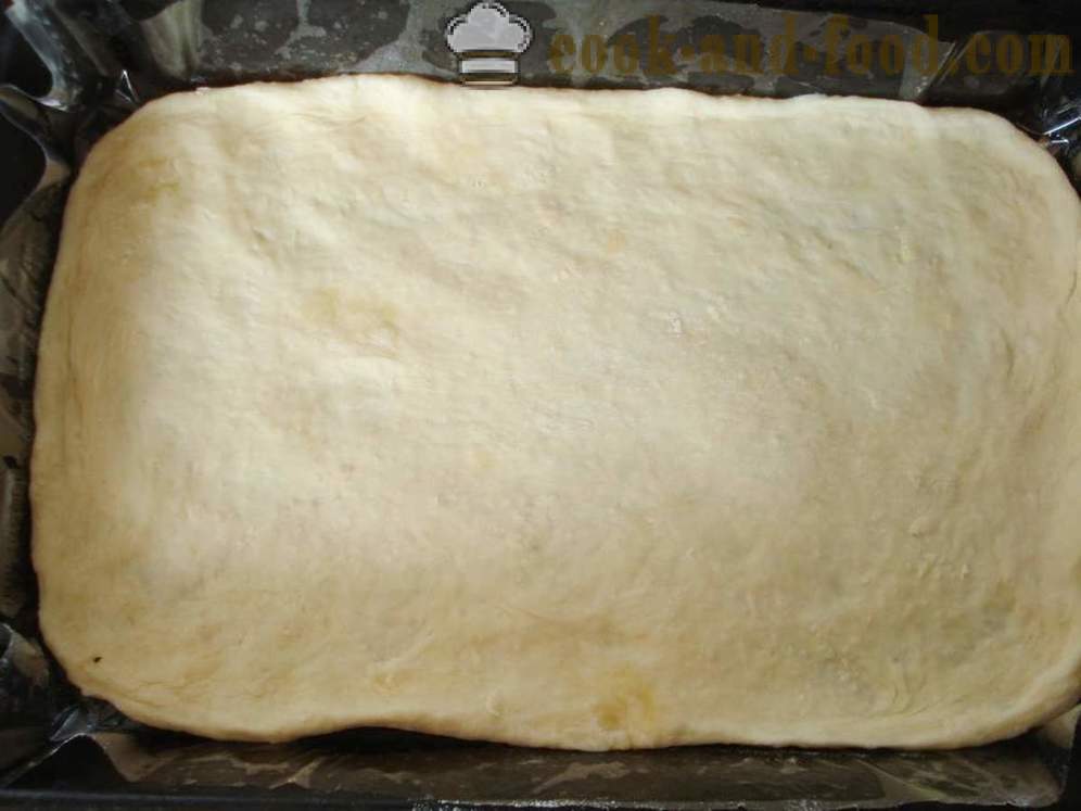 Пица от готовата мая тестото във фурната - как да се направи една пица с наденица у дома си, стъпка по стъпка рецепти снимки