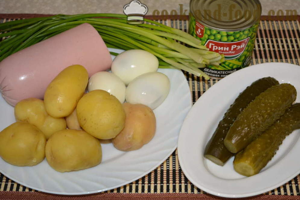 Салата с наденица и краставица - как да се направи салата с колбас, стъпка по стъпка рецепти снимки