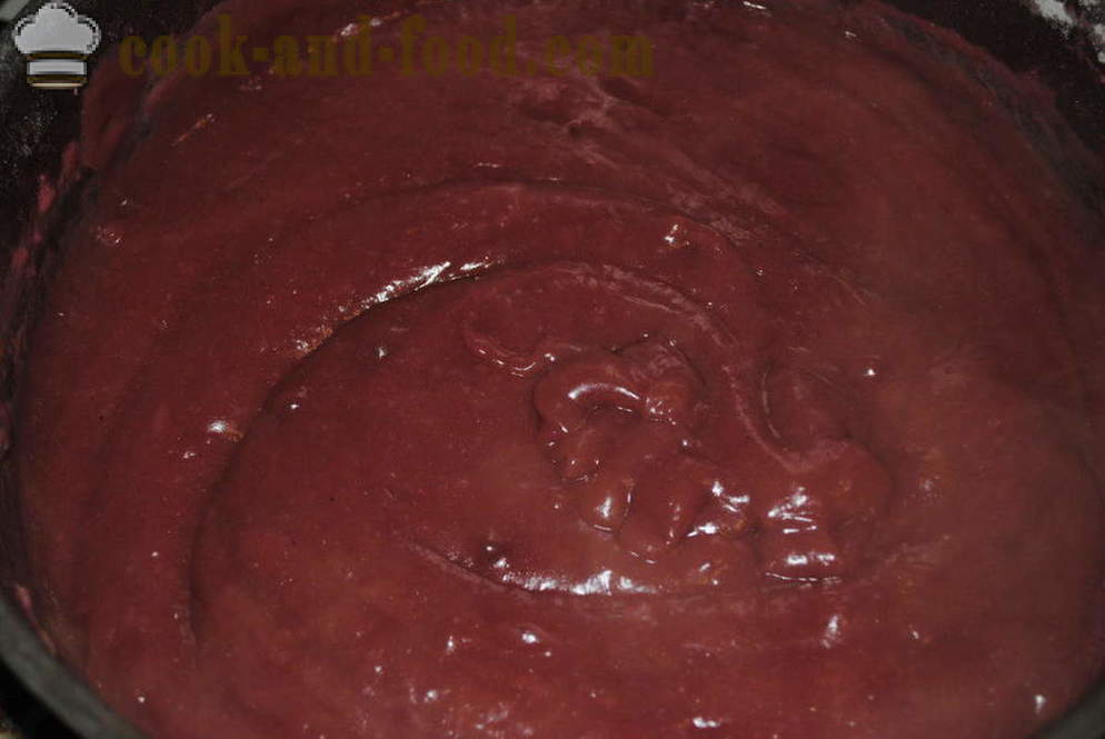 Домашна десерт на ядки и гроздов сок, тъй като бързо да се подготви домашно приготвени десерти churchkhela, една проста рецепта със снимка