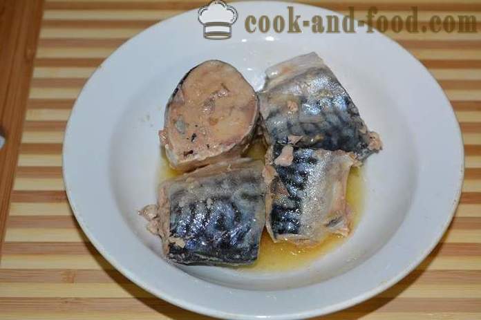 А просто рецепта за запълването на баницата с консервирана риба във фурната - как да се готвя пай пълнител, стъпка по стъпка рецепти снимки