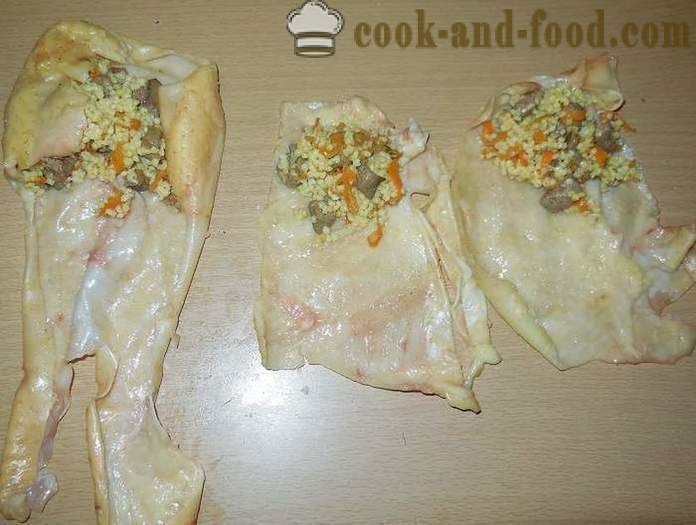 Delicious руло в пиле кожата пълнено с дреболии и просо - как да се готвя хляб рецепта със снимка
