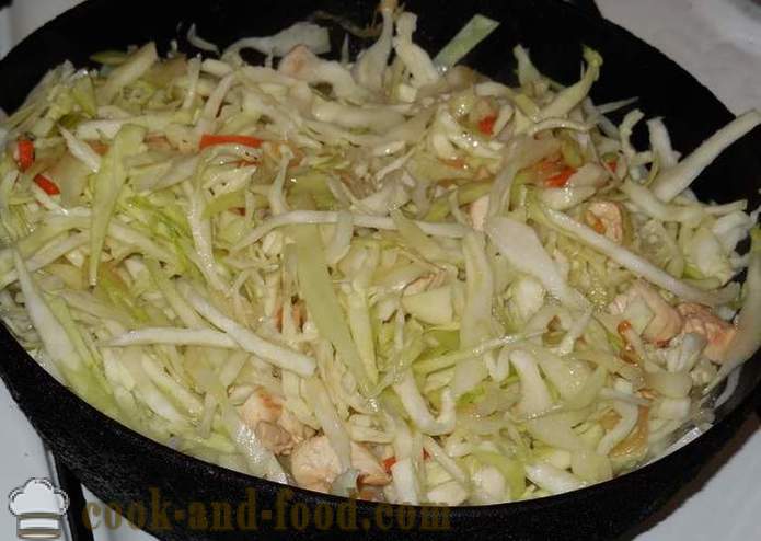 Запържете зеле с пиле, зеленчуци и къри - как да се готвя задушен зеле с пилешко месо - стъпка по стъпка рецепти снимки