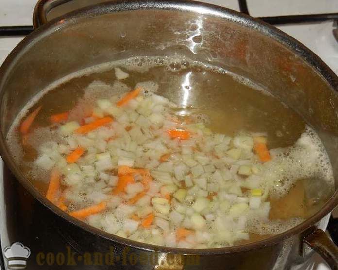 Зеленчукова супа с кнедли - как да се готви супа с кнедли - рецепта на баба със стъпка по стъпка снимки