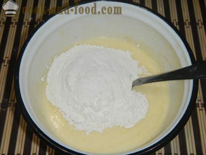 Маслена тесто с мармалад и трохи от теста - как да се готвя бисквити с трохи на върха, стъпка по стъпка рецепта настърган сладкиши със снимки.
