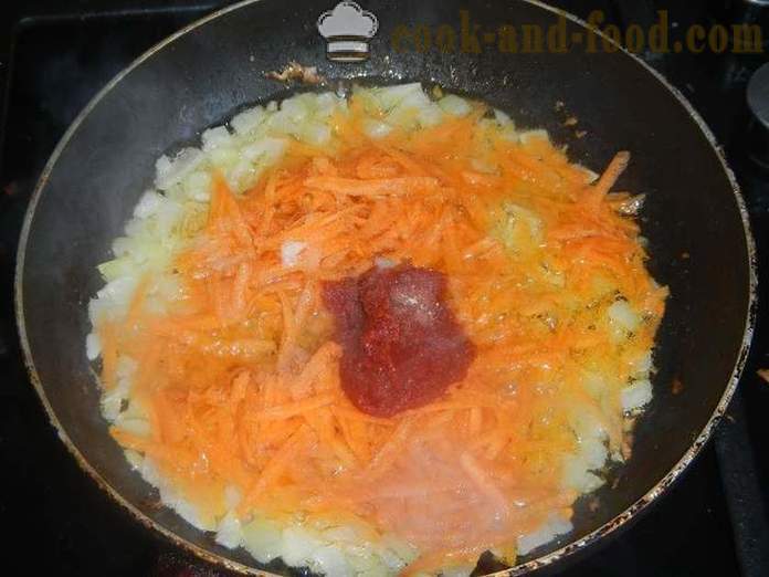 Вкусни пълнени с кайма, ориз и доматен сос - как да се готвя зеле ролки в multivarka, стъпка по стъпка рецепта със снимки.