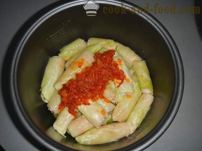 Вкусни пълнени с кайма, ориз и доматен сос - как да се готвя зеле ролки в multivarka, стъпка по стъпка рецепта със снимки.