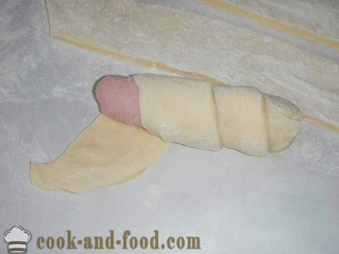 Колбаси в тестото с маята във фурната - как да се готвя прасета в одеяла у дома си, стъпка по стъпка рецепта със снимки.