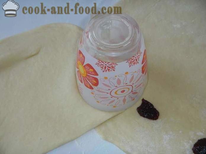 Буйни мая понички, пълни с конфитюр - как да се направи понички върху суха мая и мляко, стъпка по стъпка рецепти снимки
