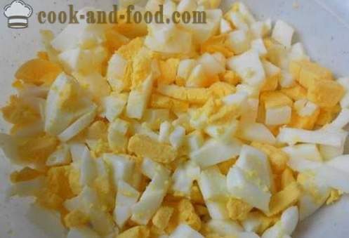 Гъбена салата с гъби, сирене и яйца. Обикновено, вкусна и здравословна рецепта със снимки.