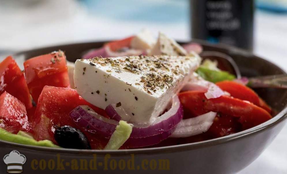Как да се подготвите подправка за гръцка салата - видео рецепти у дома