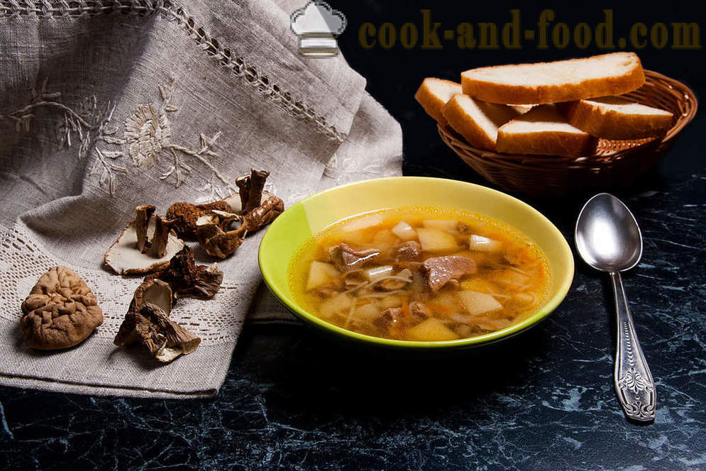 Рецепта за гъбена супа с бели гъби и тестени изделия - видео рецепти у дома