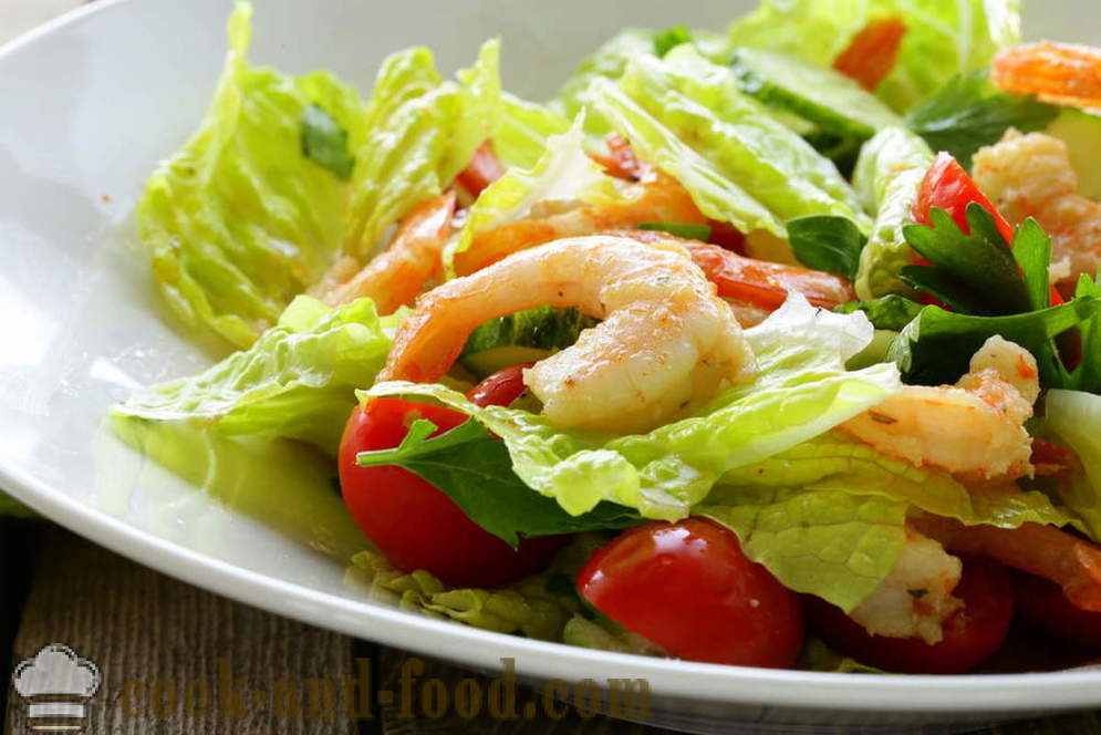 Рецепта: Витамин салата със зеленчуци, скариди и морски дарове